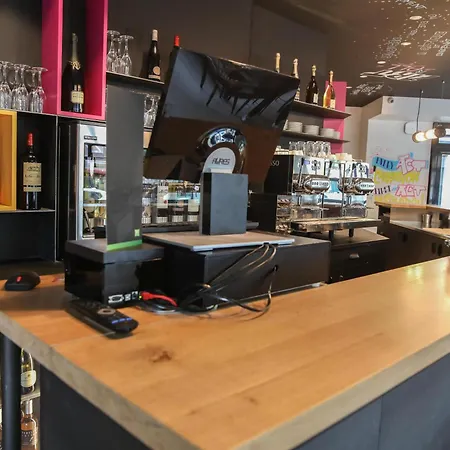 Hotel Ibis Styles République 3*