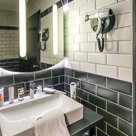 Ibis Styles Republique מלון