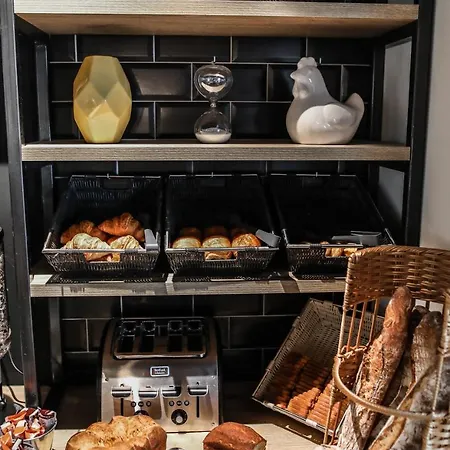 Hotel Ibis Styles Republique 3*