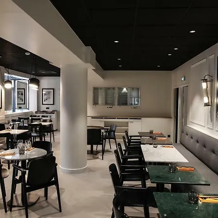 Ibis Styles Republique 3*