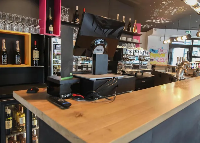 Hotel Ibis Styles Republique 3*