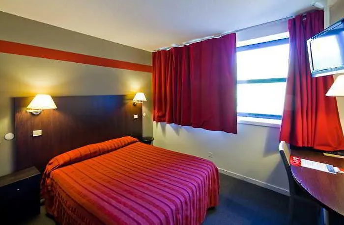 Hotel Ibis Styles République 3*