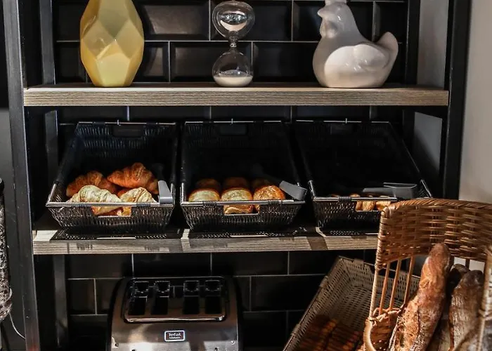 Hotel Ibis Styles République 3*