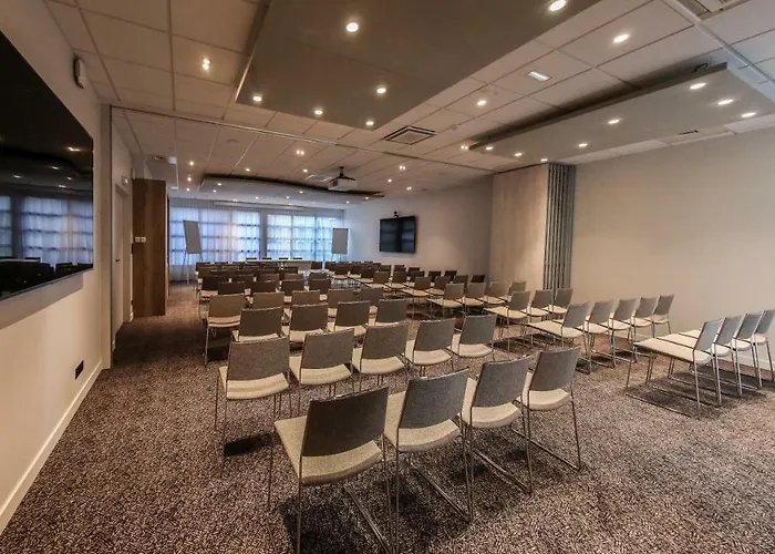 Ibis Styles Republique 3*